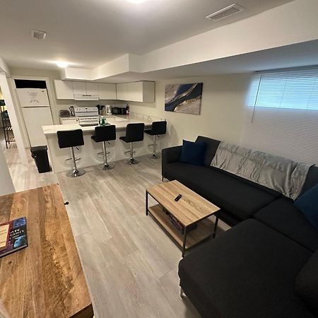 Comfy 2 Bedroom Near The Beach! Pickering Exterior foto